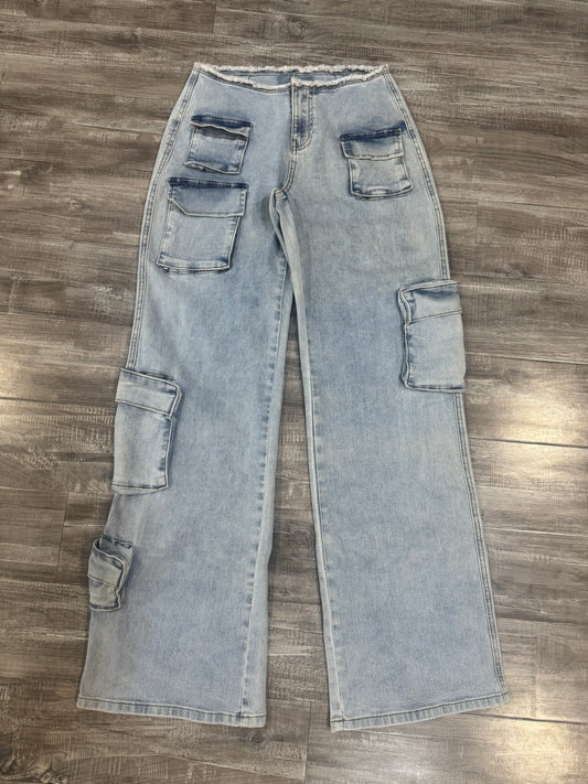 Vogue WOMEN’S Low Rise Straight Jeans - Light Wash