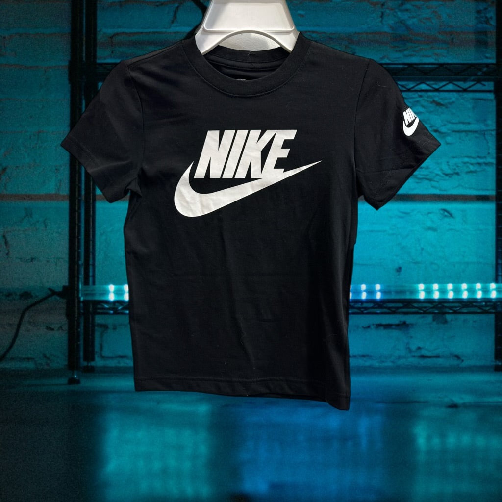 BOYS BLACK “NIKE” TEE